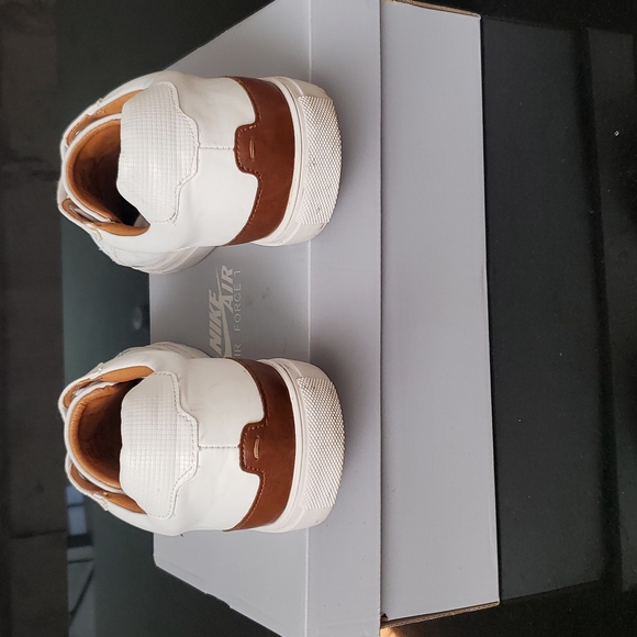 White sneakers - Picture 7 of 9